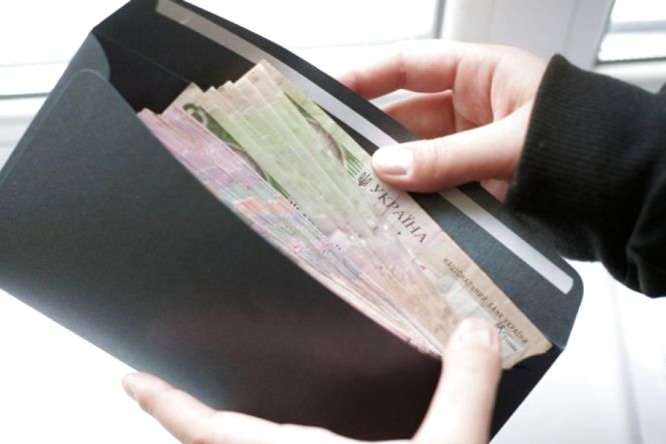 Зарплати українців перерахують: в уряді назвали дати та нові суми 